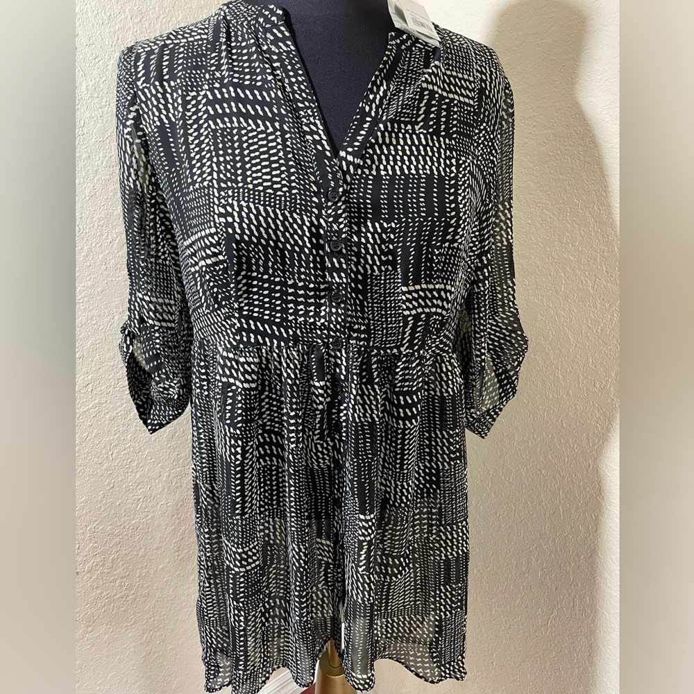 NWT Cato Black and White high/low top